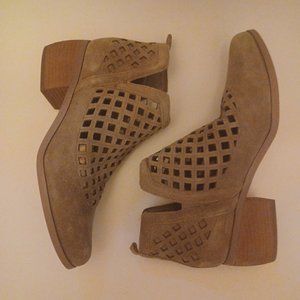 Crown Vintage Taupe Suede Booties, sz 9 1/2